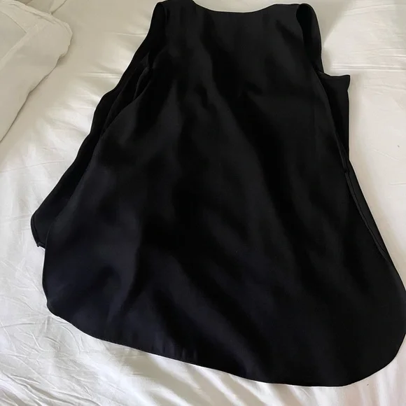 DKNY Cape Shell - Picture 3 of 6